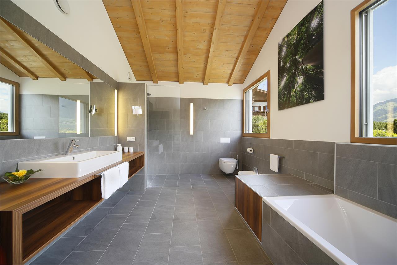 Penthouse 5 e840ef291a38f3618a9861cf92a94619