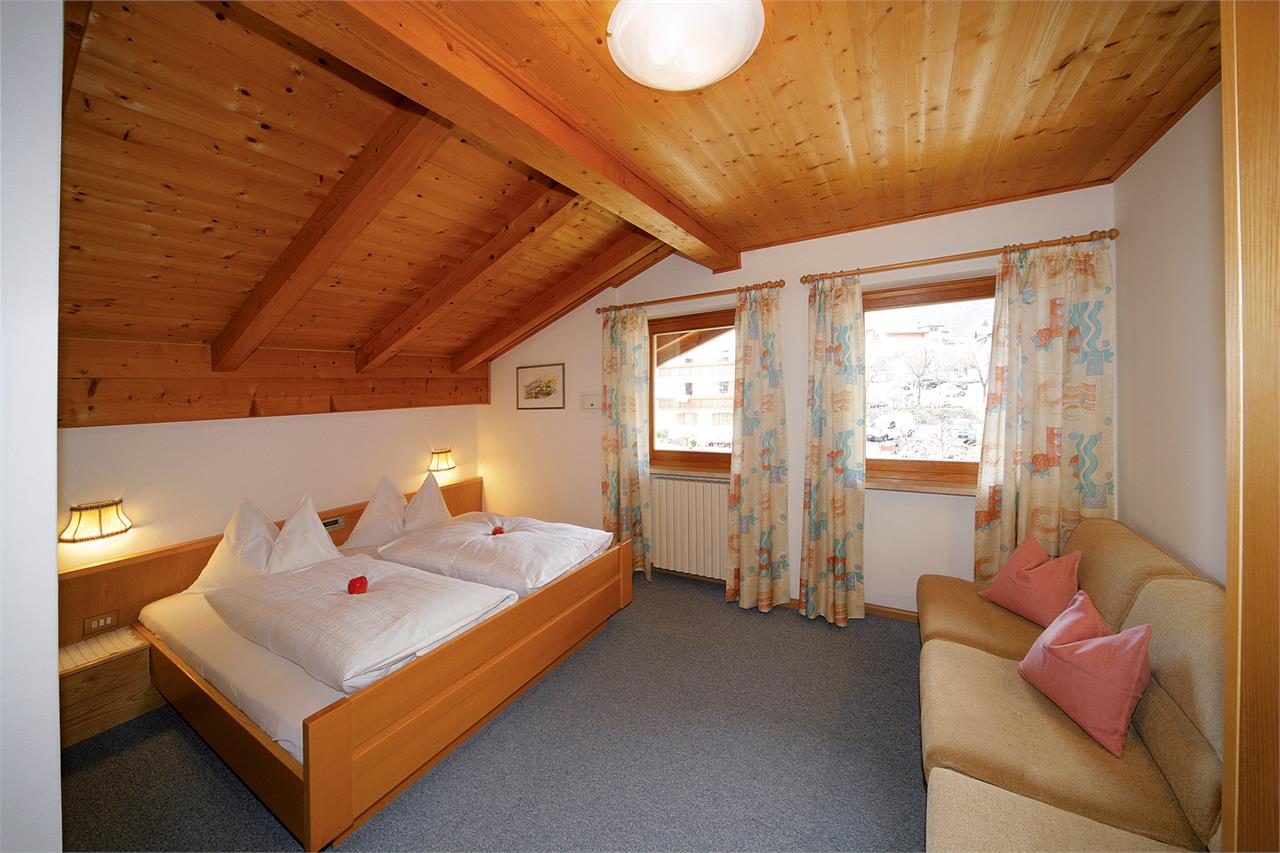 Schlafzimmer f267a0fd6c656cdd5acaa04f28a5c295