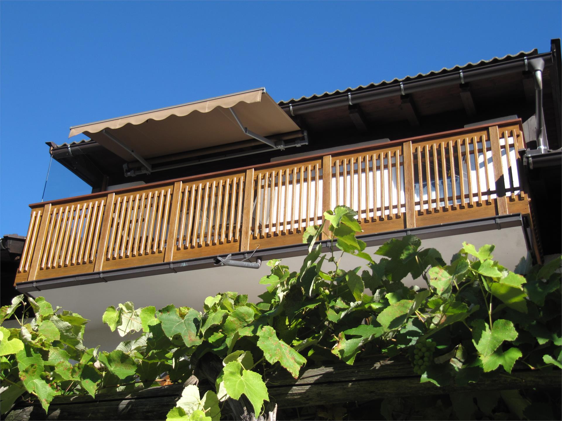 Balkon zweite Etage West f145173612b75d95b375e0a45052705e