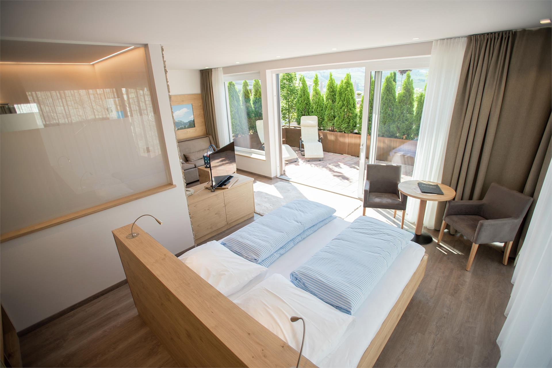 6b79b2fd5f5c482b95ca37e7567dc9f9