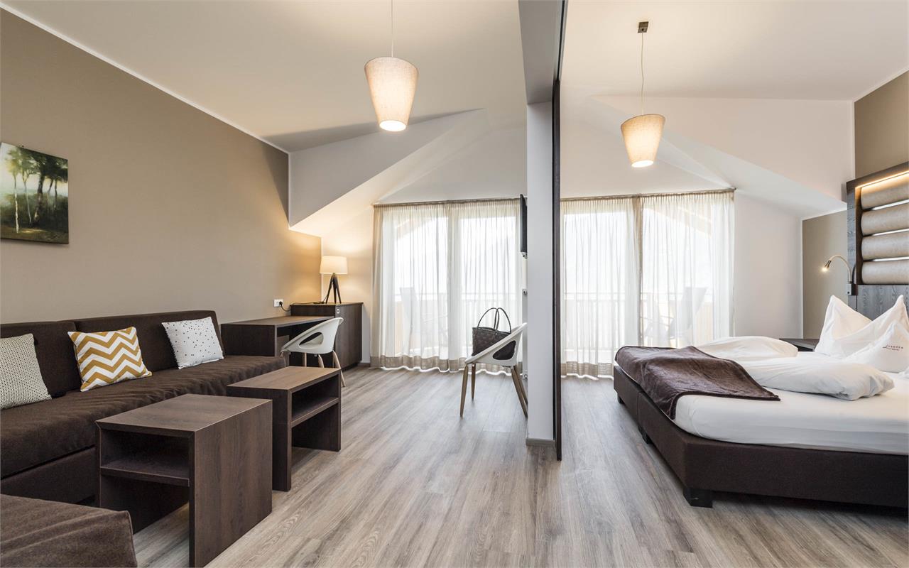 Panorama Suite Lisetta mit Balkon 036fdc79f4119b8ba8182bec86c61685