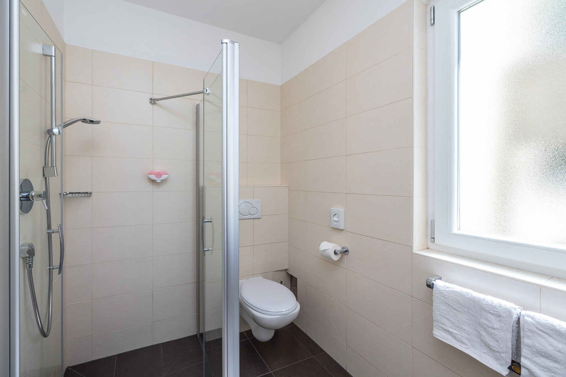 82E29B971BB395417C17AC4ADD0BE563