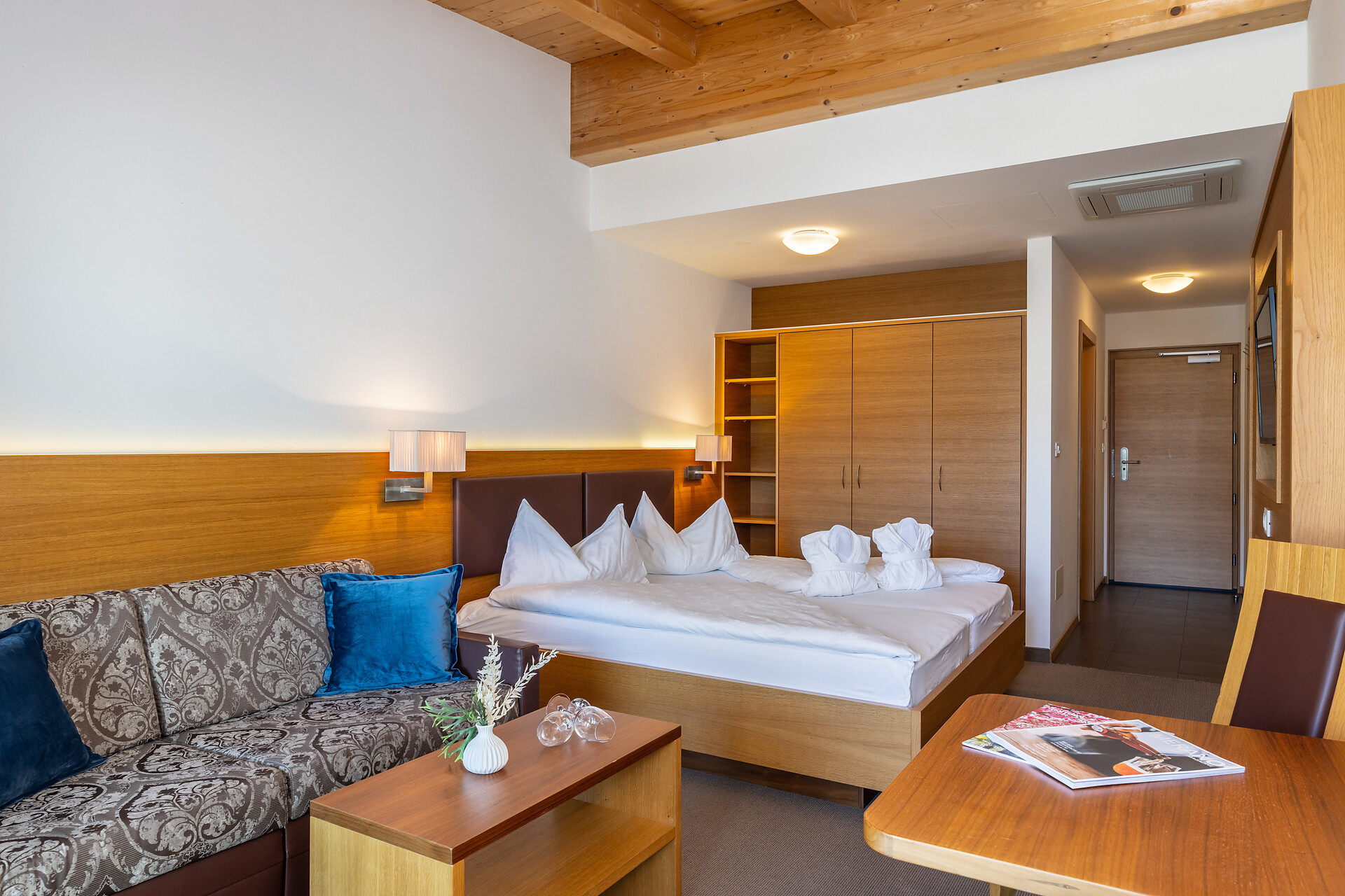 8AEA69BA35B33ECF462FCED865E71ABF