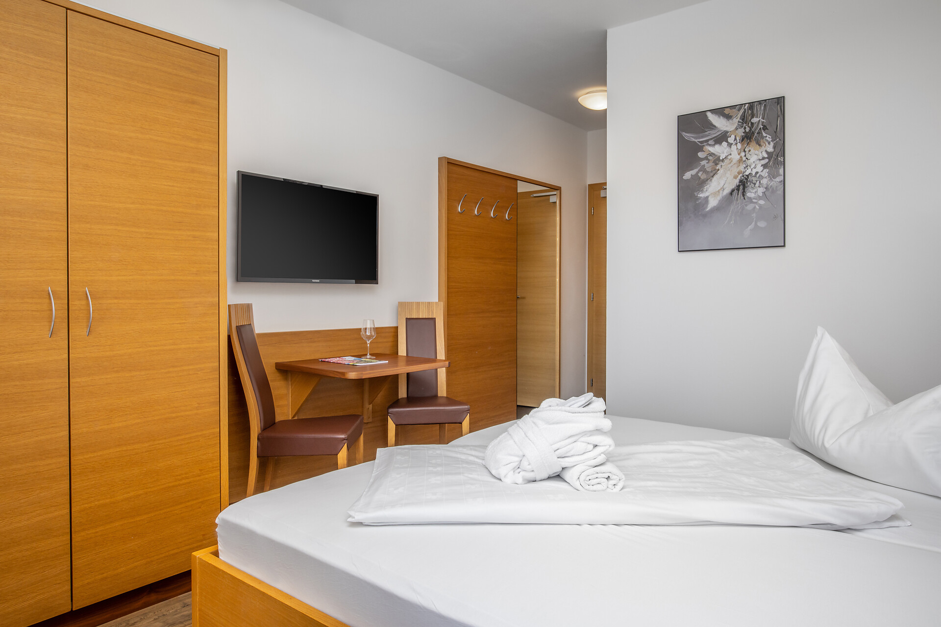 8A7AA9D72B96714AB6B7675CB99449AC