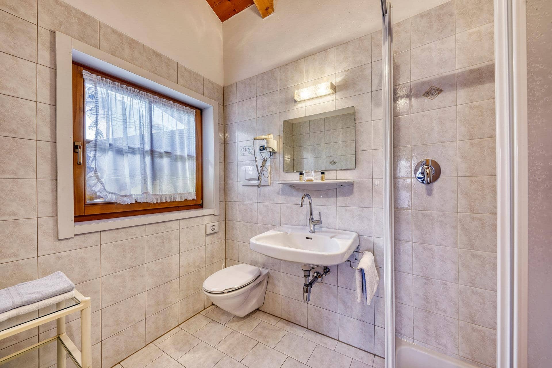 97fce399e3a846701b39049dadd9cca8